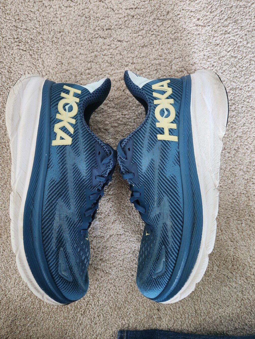 Hoka Clifton 9